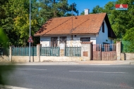 Prodej rohovho RD, 68 m2, valy (okres Praha-vchod)