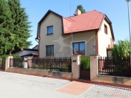 Prodej samostatnho RD, 217 m2, Praha 6, Suchdol