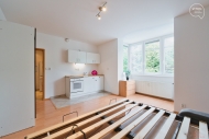 Pronjem bytu 1+kk, 29 m2, OV, Praha 10, Zbhlice, ul. Mikanova