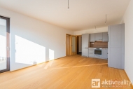Pronájem bytu 2+kk, 59 m2, OV, Praha 8, Dolní Chabry, ul. U Traktorky