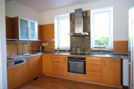 Pronjem adovho RD, 280 m2, Statenice (okres Praha-zpad)