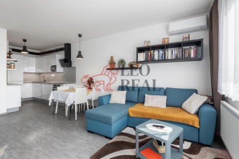 WhatsApp Image 2025-10-21 at 14.22.16 (2).jpeg