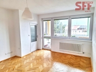 Pron�jem bytu 1+1, 35 m2, OV, Praha 10, Stra�nice, ul. V Rybn��k�ch - exkluzivn�