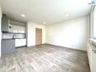 Prodej bytu 2+kk, 41 m2, OV, �esk� L�pa, ul. St�elnice