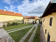 Pron�jem v�robn�ch prostor, Dobrov�z (okres Praha-z�pad)