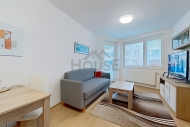 Prodej bytu 1+kk, 32 m2, OV, Praha 9, ul. Makedonsk�