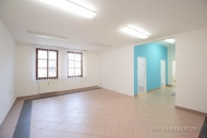 Pron�jem komer�n�ho objektu : Administrativn� b., Beroun, Beroun-Centrum