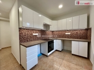 Pron�jem bytu 3+1, 73 m2, OV, Karlovy Vary, Ryb��e, ul. �meralova