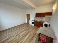 Prodej bytu 1+kk, 30 m2, OV, Znojmo, ul. Cihl��sk�