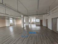 Pron�jem komer�n�ho objektu : V�roba, Skute� (okres Chrudim)