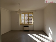 Pron�jem bytu 1+kk, 30 m2, OV, Praha 10, Stra�nice, ul. V p�edpol�