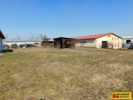 Pron�jem pozemku , ur�en� pro komer�n� v�stavbu, Znojmo