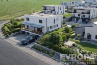Pron�jem �adov�ho RD, 210 m2, �erven� Pe�ky (okres Kol�n)