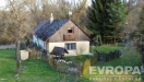 Tradi�n� venkovsk� d�m s d�ev�n�m oblo�en�m, mal� balkon, oplocen� zahrada, klidn� lokalita, ide�ln� pro rekreaci nebo trval� bydlen�.
