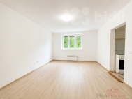 Pron�jem bytu 1+1, 28 m2, OV, Dv�r Kr�lov� nad Labem (okres Trutnov), ul. Legion��sk�