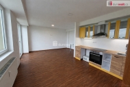 Pron�jem bytu 1+kk, 39 m2, OV, Karlovy Vary, Bohatice, ul. Dubov�