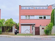 Prodej řadového RD, 230 m2, Jenštejn (okres Praha-východ)