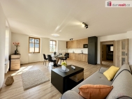 Prodej bytu 2+kk, 60 m2, OV, Horn� Blatn� (okres Karlovy Vary), ul. n�m�st� Sv. Vav�ince