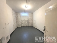 Pron�jem skladovac�ch prostor, Praha 4, Nusle
