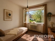 Prodej bytu 4+kk, 72 m2, OV, St��brn� Skalice (okres Praha-v�chod), ul. U H�i�t�