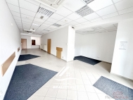 Pron�jem obchodn�ch prostor, Hlu��n (okres Opava)