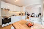 Prodej �adov�ho RD, 260 m2, Praha 4, Komo�any