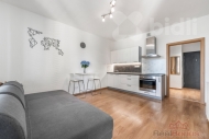 Prodej bytu 1+kk, 37 m2, OV, Praha 10, Male�ice, ul. Po�ernick�