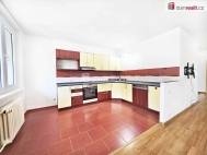 Prodej bytu 3+1, 68 m2, OV, Lovosice (okres Litom��ice), ul. Dlouh�