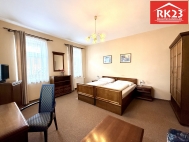 Pron�jem bytu 1+kk, 40 m2, OV, Mari�nsk� L�zn�, ڹovice (okres Cheb), ul. Plze�sk�