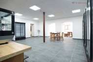 Pron�jem obchodn�ch prostor, Olomouc, Holice