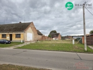 Prodej pozemku , určený k výstavbě RD, Vracov (okres Hodonín)