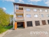 Bytov� d�m s gar�emi, cihlov� fas�da, sv�tl� zdi, modernizace, p��roda v okol�, klidn� prost�ed�, prostorn� dvorek, ploch� st�echa.