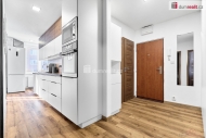 Prodej bytu 3+1, 76 m2, OV, Karlovy Vary, Bohatice, ul. Ostrovská