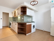 Prodej bytu 2+1, 58 m2, OV, Krom����, ul. �s. arm�dy