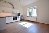 Pronájem bytu 2+kk, 37 m2, OV, Praha 4, Michle, ul. Vnější