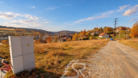 Podzimn� cesta nad vesnic�.jpg