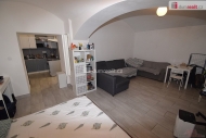Pron�jem bytu 1+1, 40 m2, OV, Praha 5, Mal� Strana, ul. �jezd